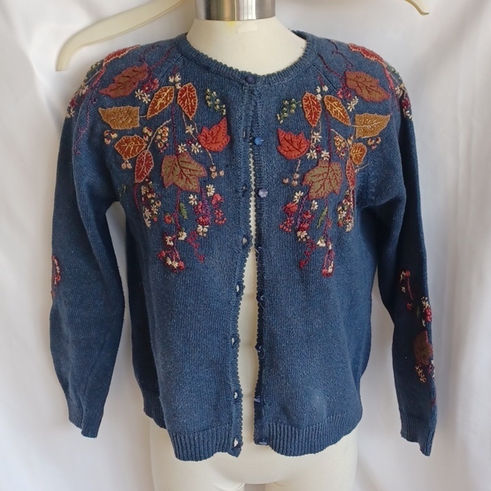 Tiara Autumn Leaf cardigan size PM, 20" PTP, 22" L